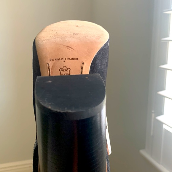 Donald J Pliner Greco Black Open-Toe Bootie - Picture 12 of 12